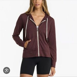 ⭐️ Vuori Halo Performance Hoodie 2.0 Mahogany Heather